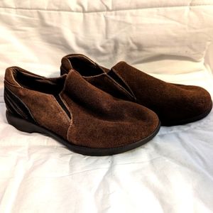 Ladies Peace Moccasins Size 6.5